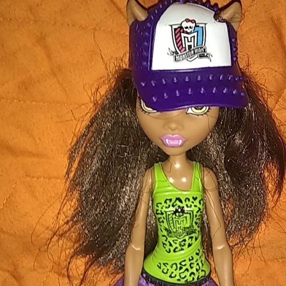 Monster High Cheerleading Clawdeen Wolf Doll - Picture 5 of 6